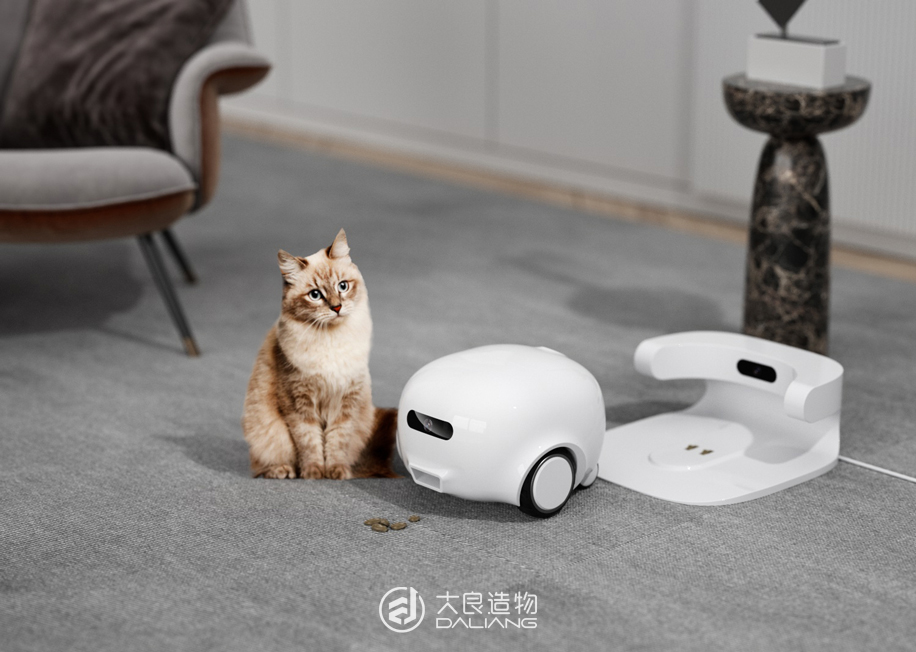 宠物喂食智能陪伴机器人-深圳大良造物設計有限公司